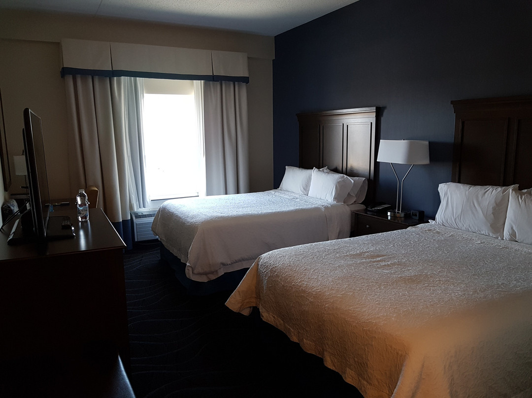 Hampton Inn by Hilton Ottawa Airport主图
