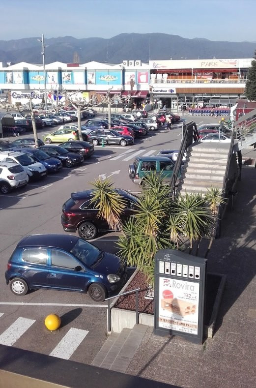 Centre Comercial Sant Jordi-L'Ametlla del Valles必去景点