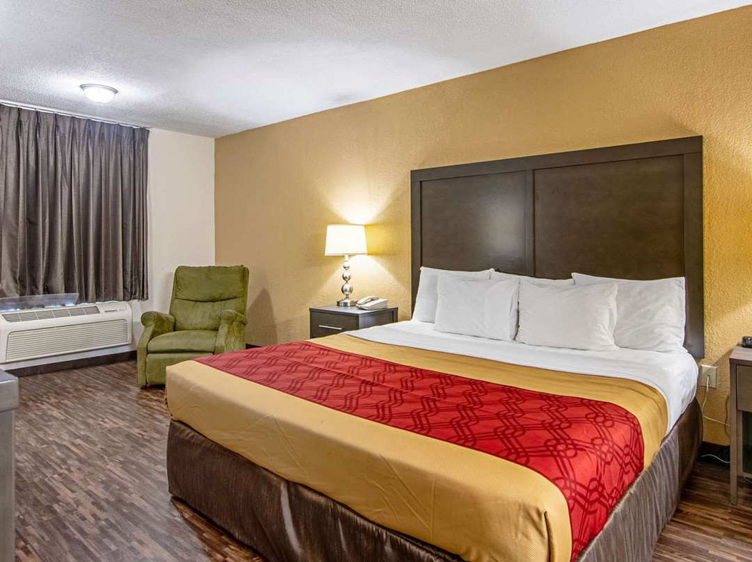 Econo Lodge Inn & Suites Matthews – Charlotte主图