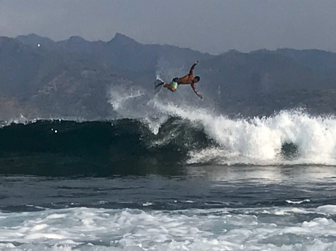 Surf Point Bongkas-吉利特拉万安必去景点