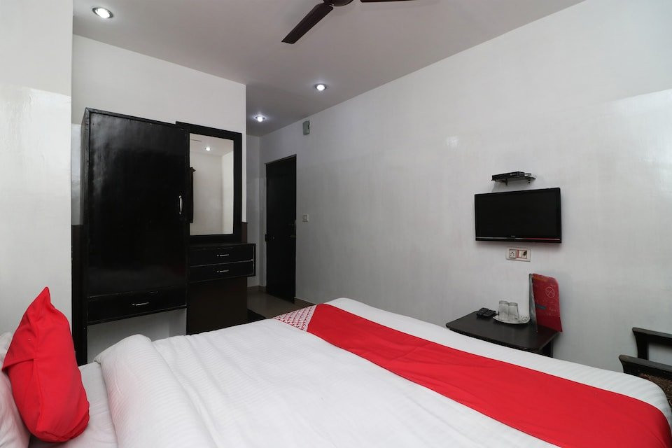 OYO 28423 The Uttam Hotel主图