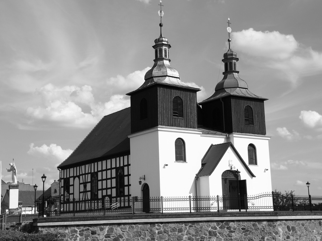 St. Nicholas Church in Skoki景点图片