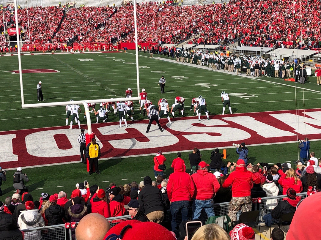 Camp Randall Stadium (University of Wisconsin)-麦迪逊必去景点