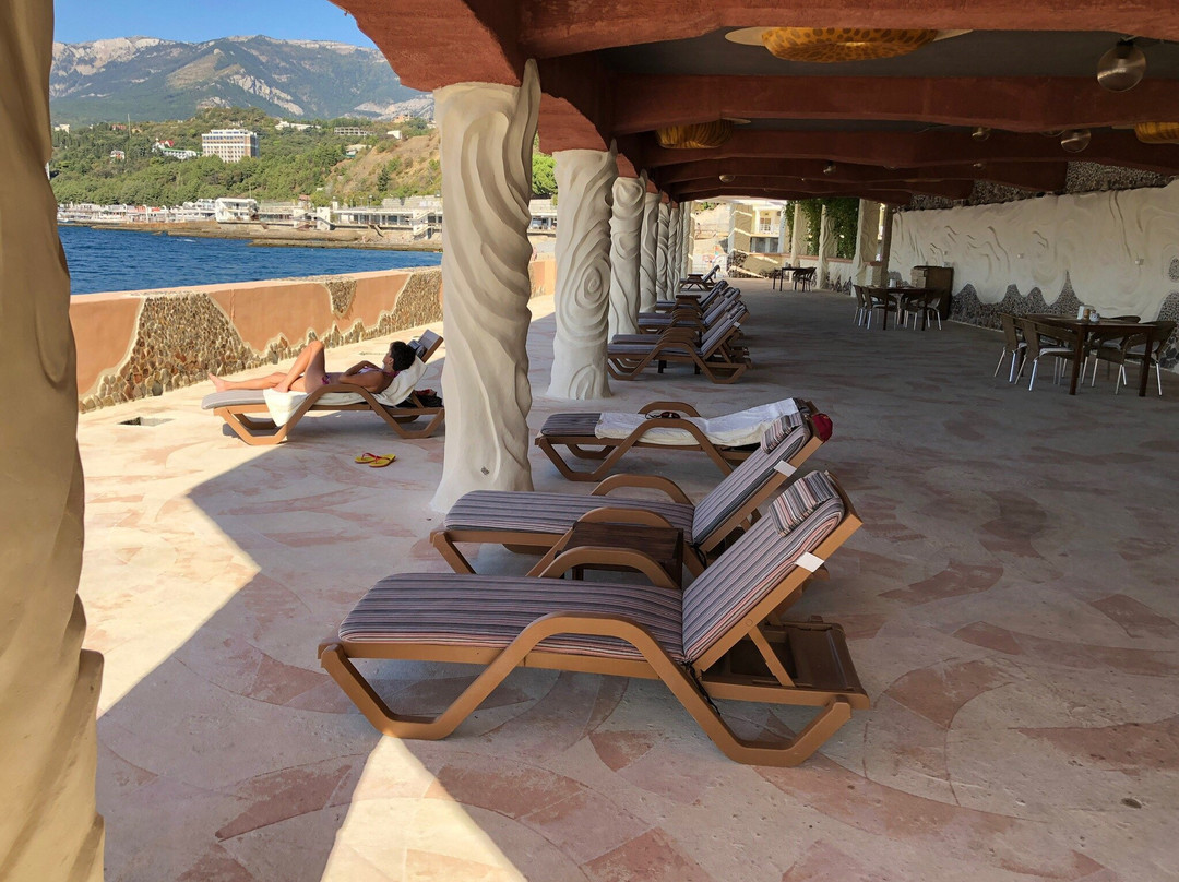 Yacht Club Hotel主图