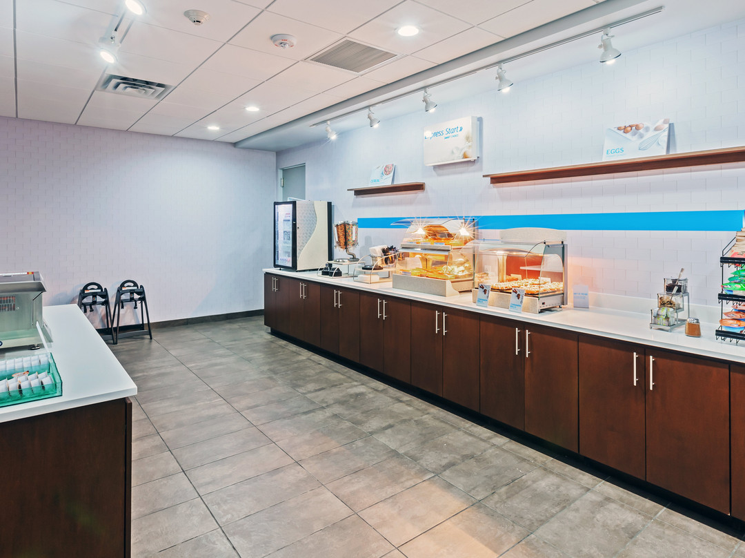 Holiday Inn Express & Suites Coffeyville By IHG主图