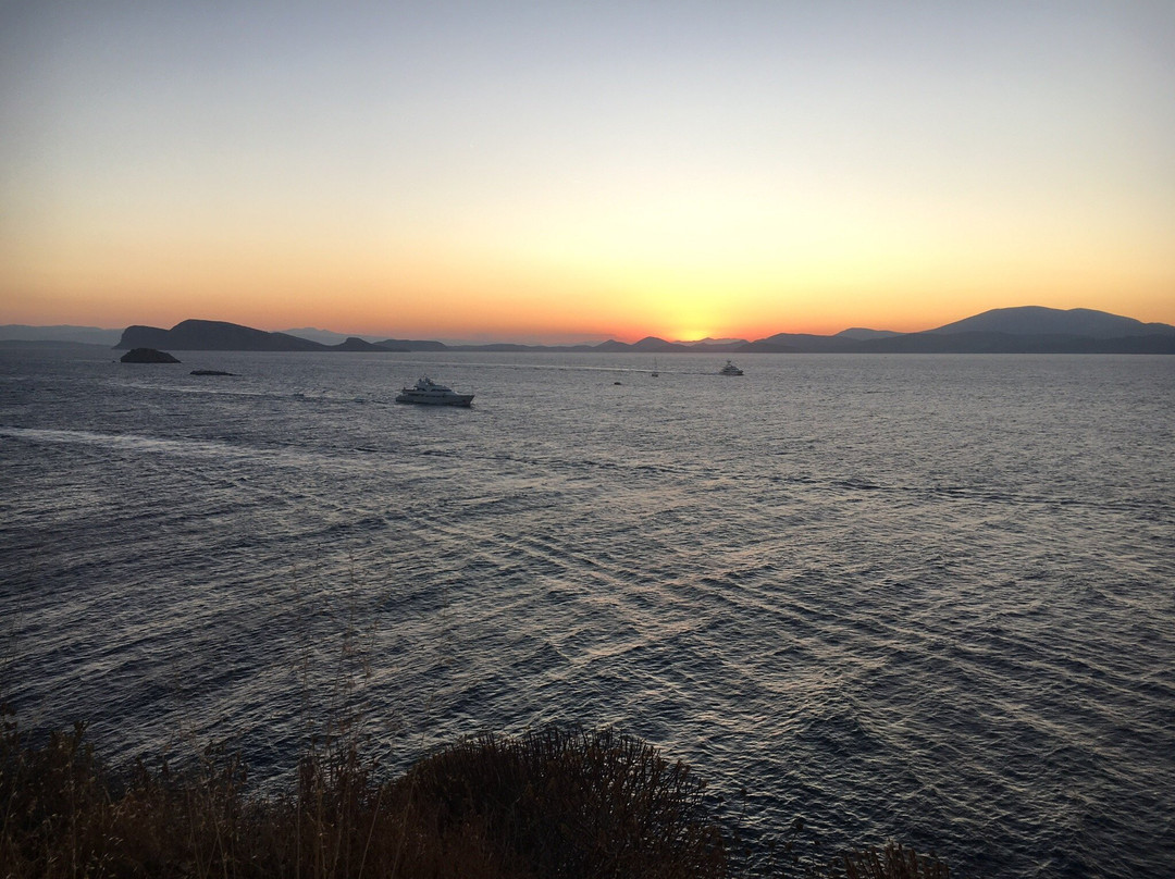 Douskos Port House主图