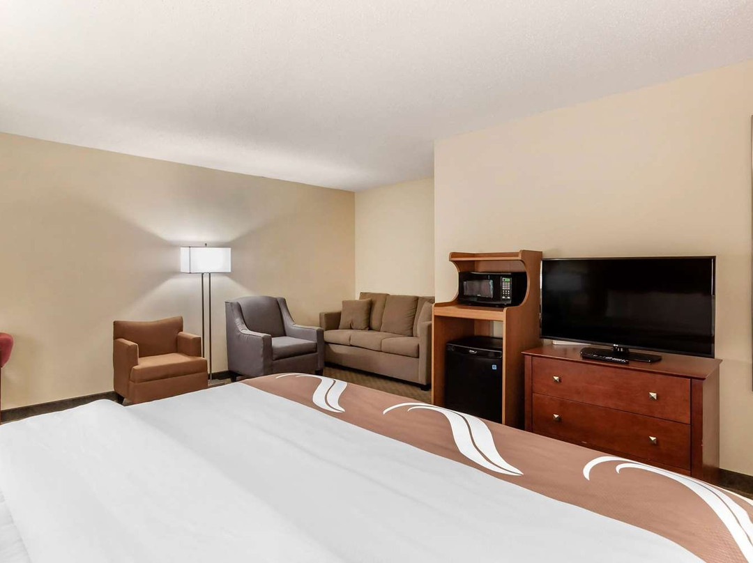 Quality Inn Hays I-70主图