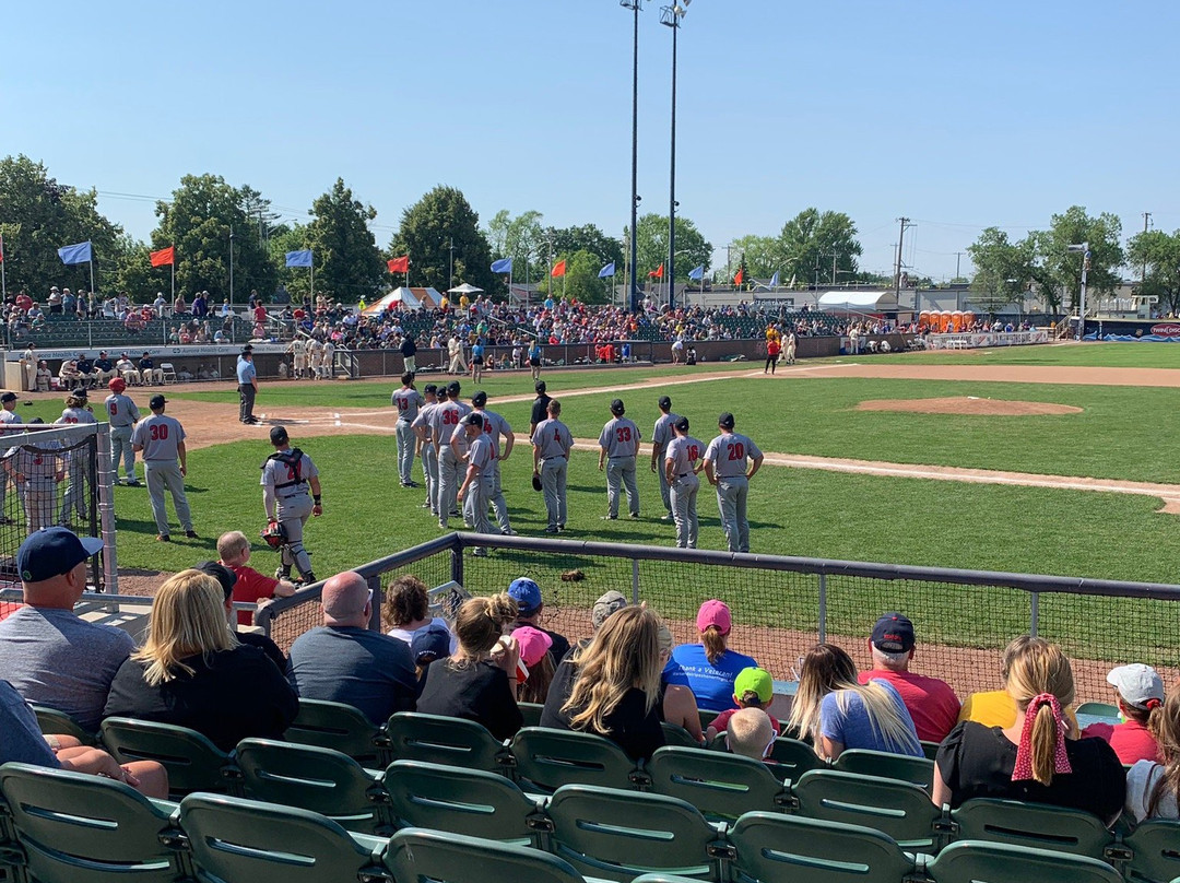 Simmons Field-基诺沙必去景点