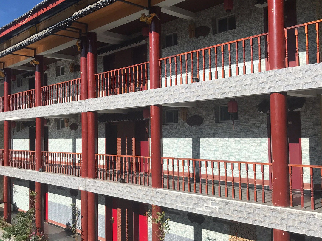 泸沽湖青风扬度假酒店主图