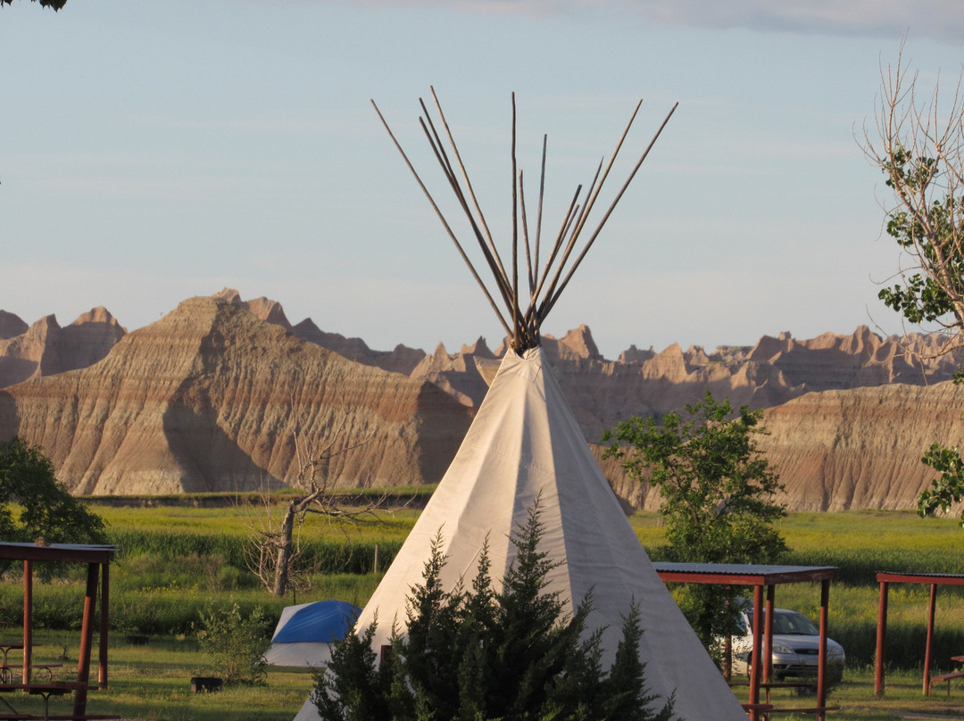 Badlands Hotel and Campground主图