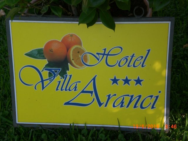 Orange Tree Villa Hotel主图