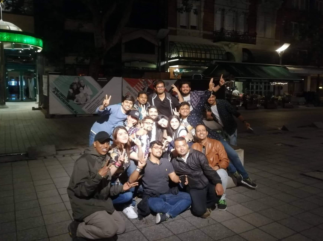 Budapest Bar Crawl-布达佩斯必去景点