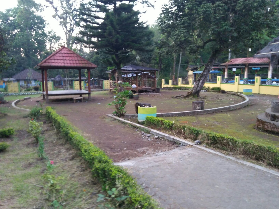 Cangar Batu Hot Spring景点图片