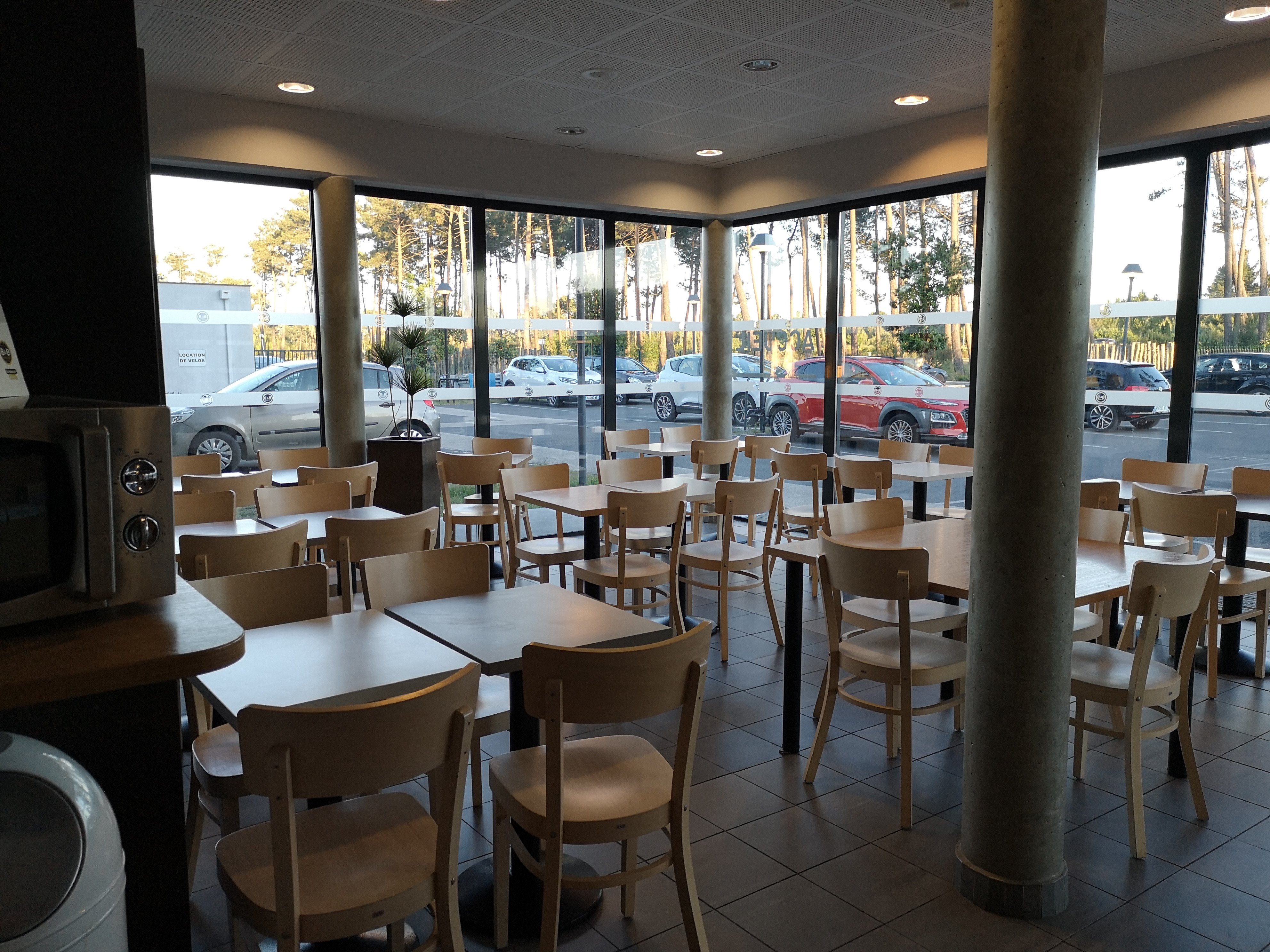 B&b Hotel Arcachon Gujan-mestras-餐饮