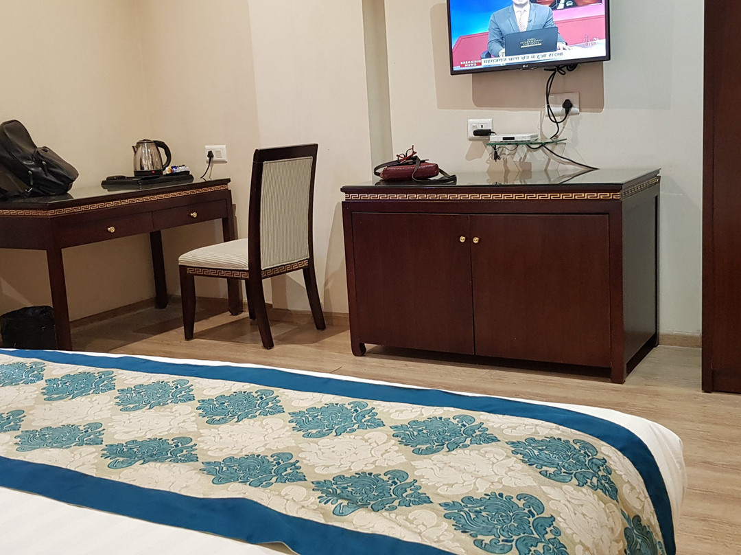 Royal Inn Hotel主图