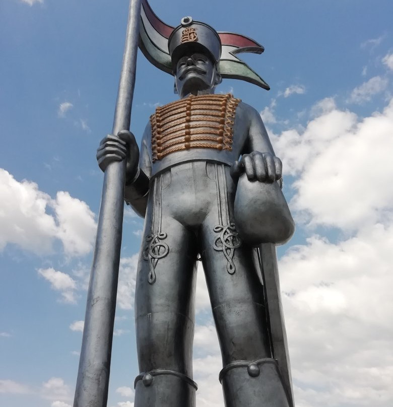 Miskahuszar Statue景点图片