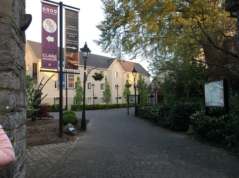 寺庙门酒店主图