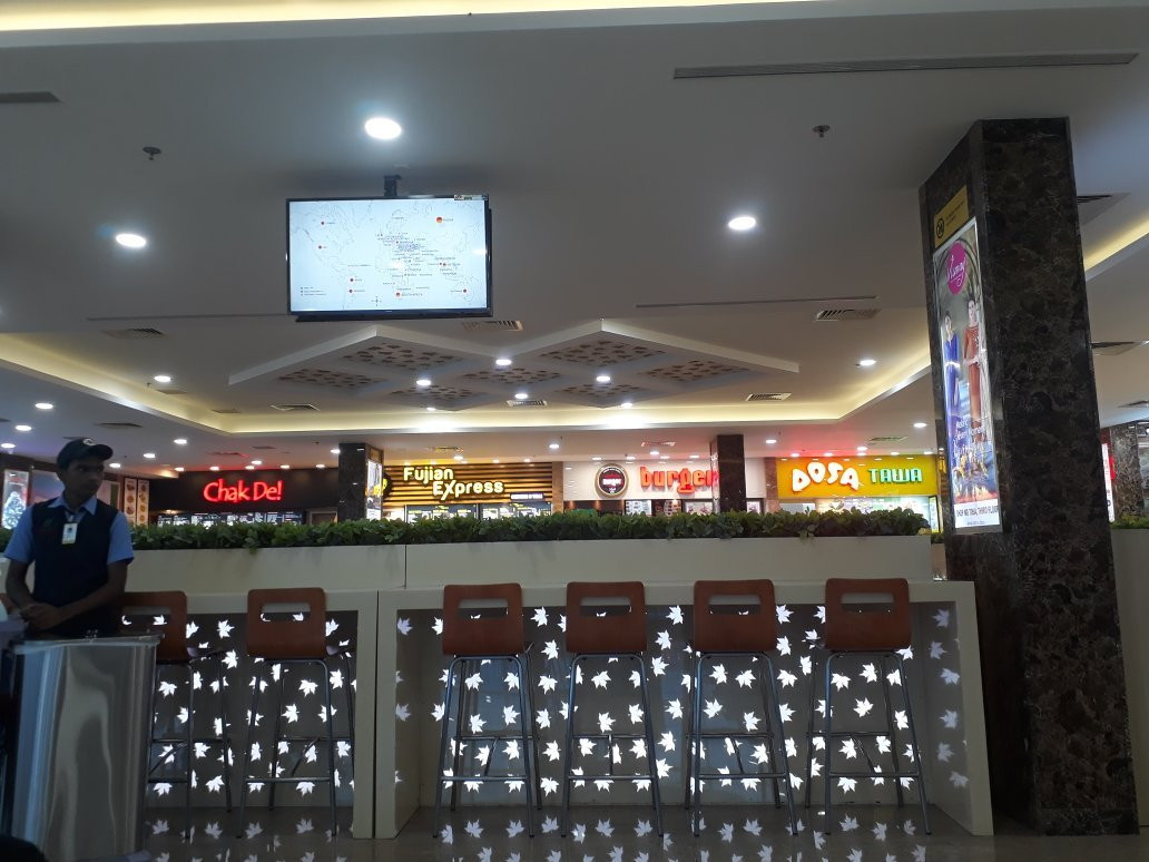Y Mall Triprayar景点图片