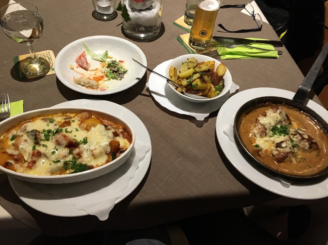 Huettenfeld餐馆和美食-Bergstrassenhalle