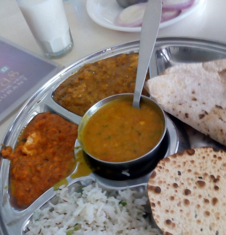 Sarigam餐馆和美食-Amiras