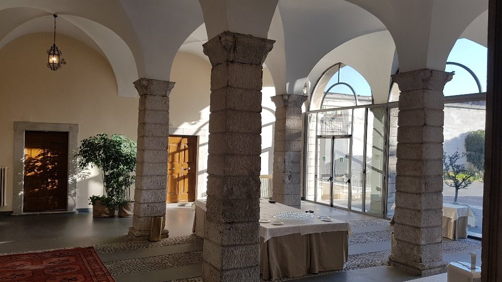 Centro Paolo Vi主图