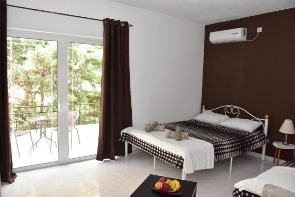 Agnoudas Guest House主图