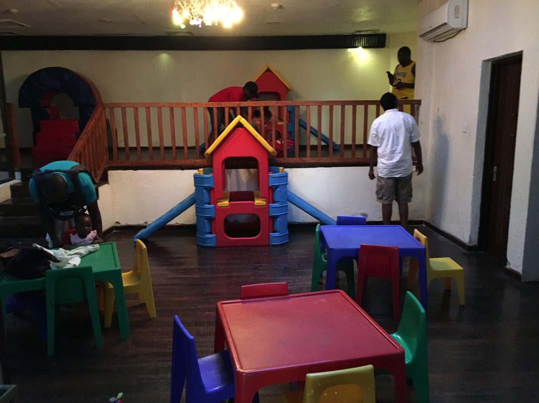 迪亚尼礁石海滩Spa度假酒店主图