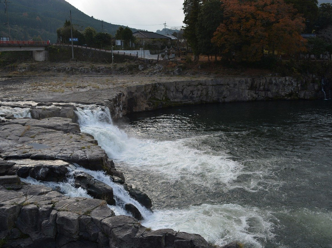 Mikazuki Falls景点图片