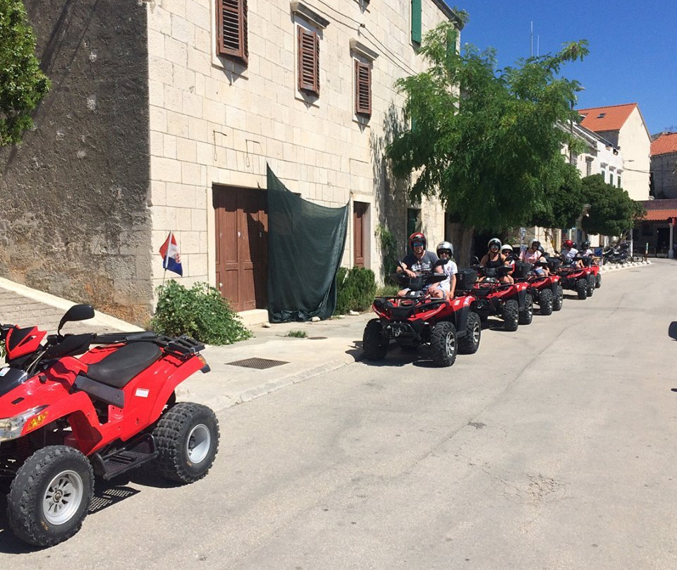 Rado Rent Sumartin-Sumartin必去景点