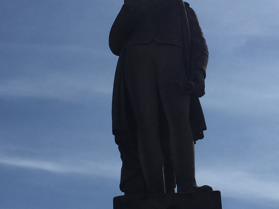 D.M.M. Crichton Statue-库珀必去景点