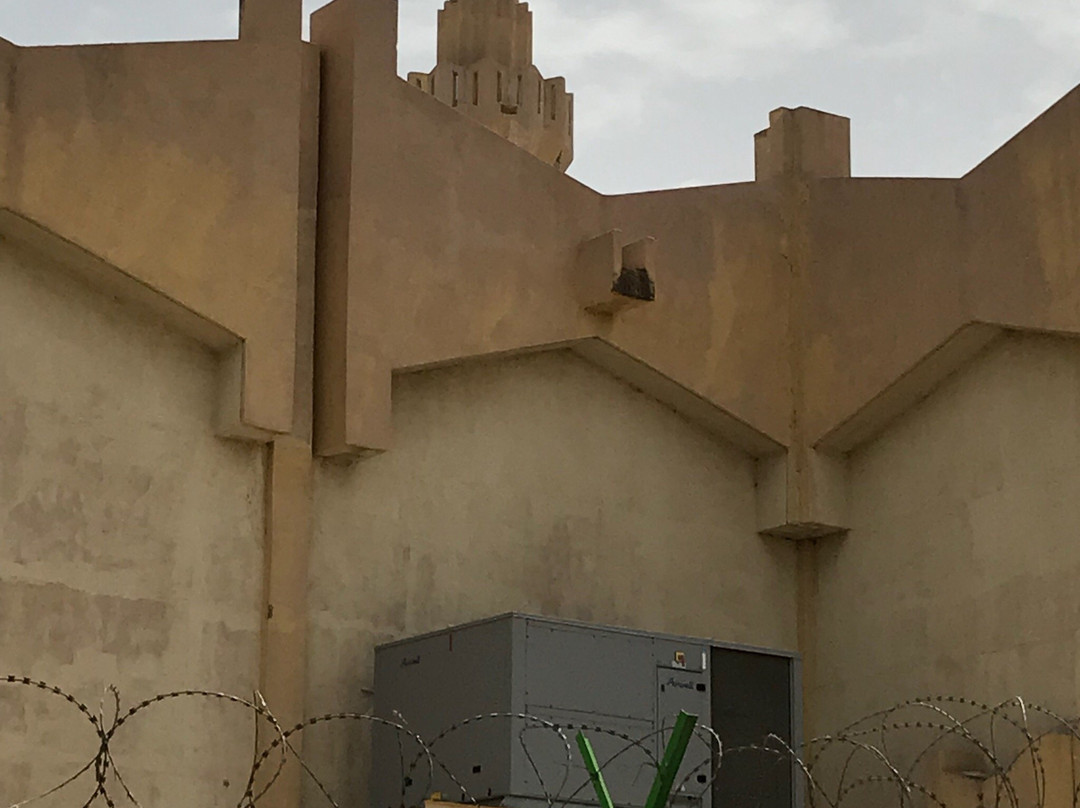 Avenue Charles de Gaulle-恩加美纳必去景点