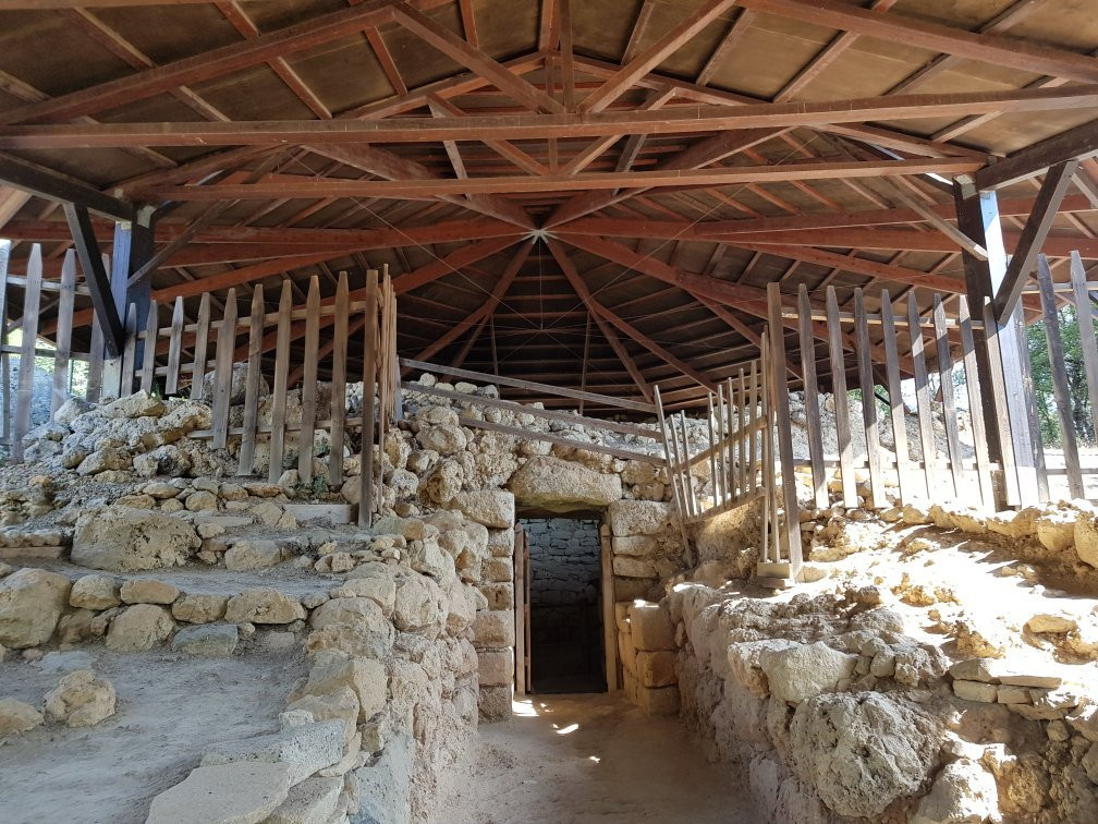 Mycenaean Tholos Tomb景点图片