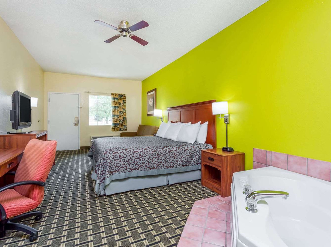 Days Inn by Wyndham Trenton主图