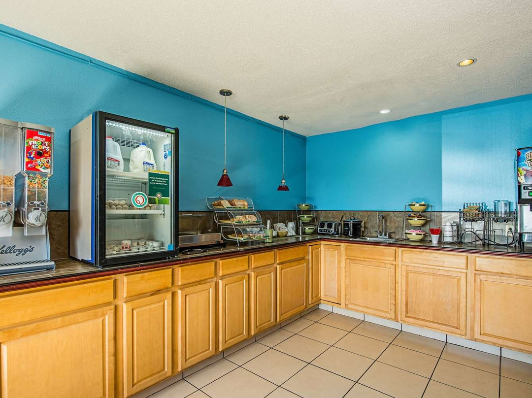 诺斯维尤旅馆&套房酒店主图