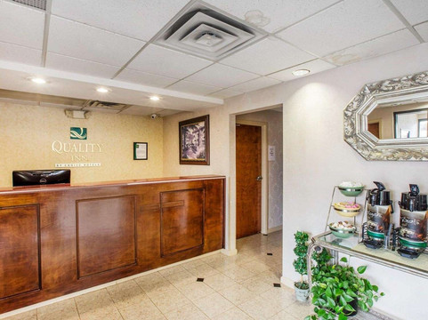 凯艺酒店-近六旗主图