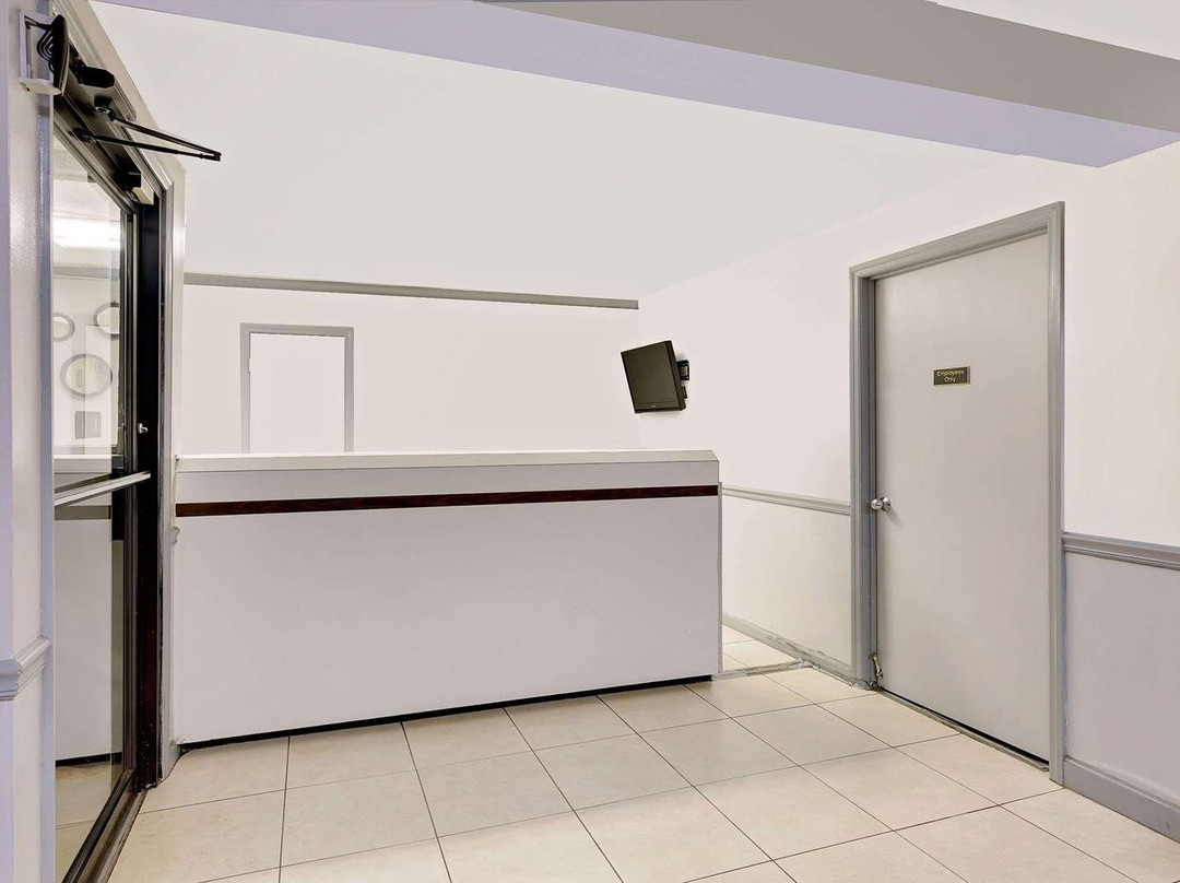 Super 8 by Wyndham Athens主图