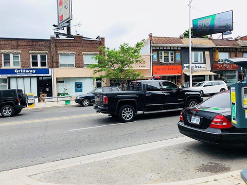 布洛尔西村-多伦多必去景点