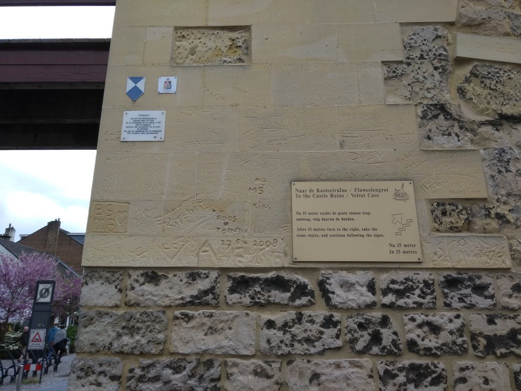 Rijksmonument Middeleeuwse Grendelpoort Valkenburg-法肯堡必去景点