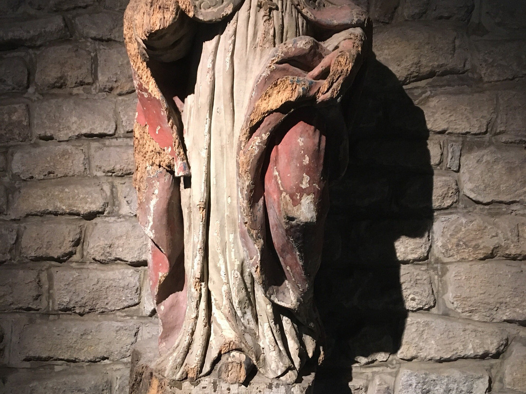 St Hermes' Crypt-Ronse必去景点