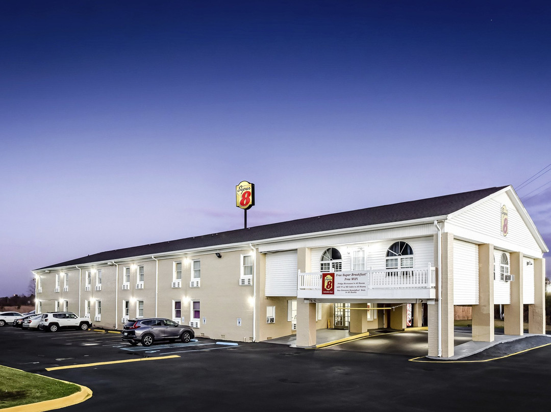 Super 8 by Wyndham Manning主图