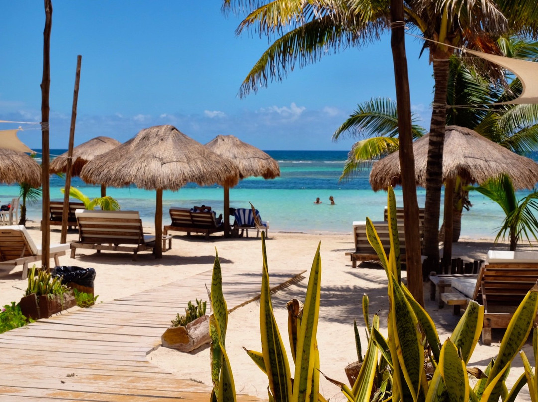 Yaya Beach Bar and Restaurant