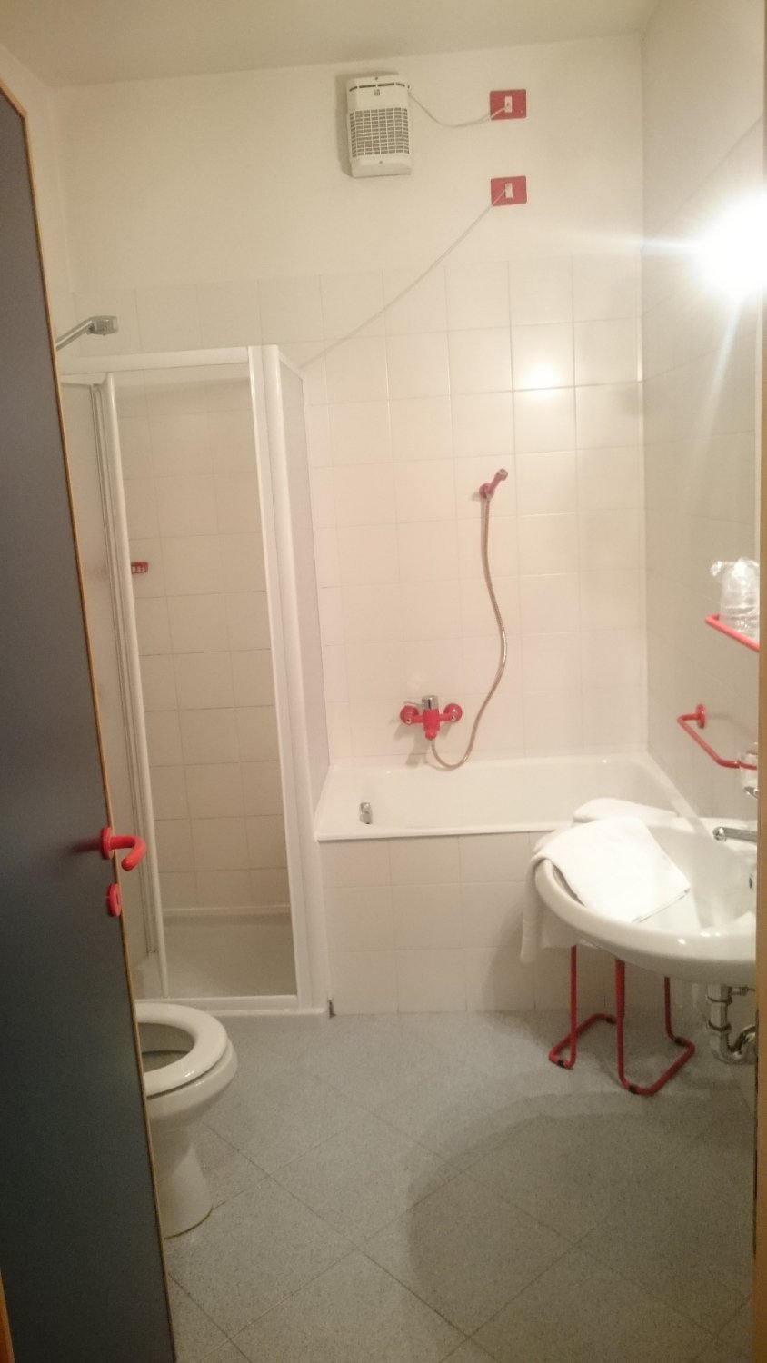 Albergo Piazza Brembana-浴室