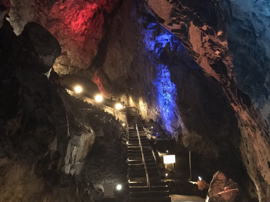 Nippara Limestone Caves-奥多摩町必去景点