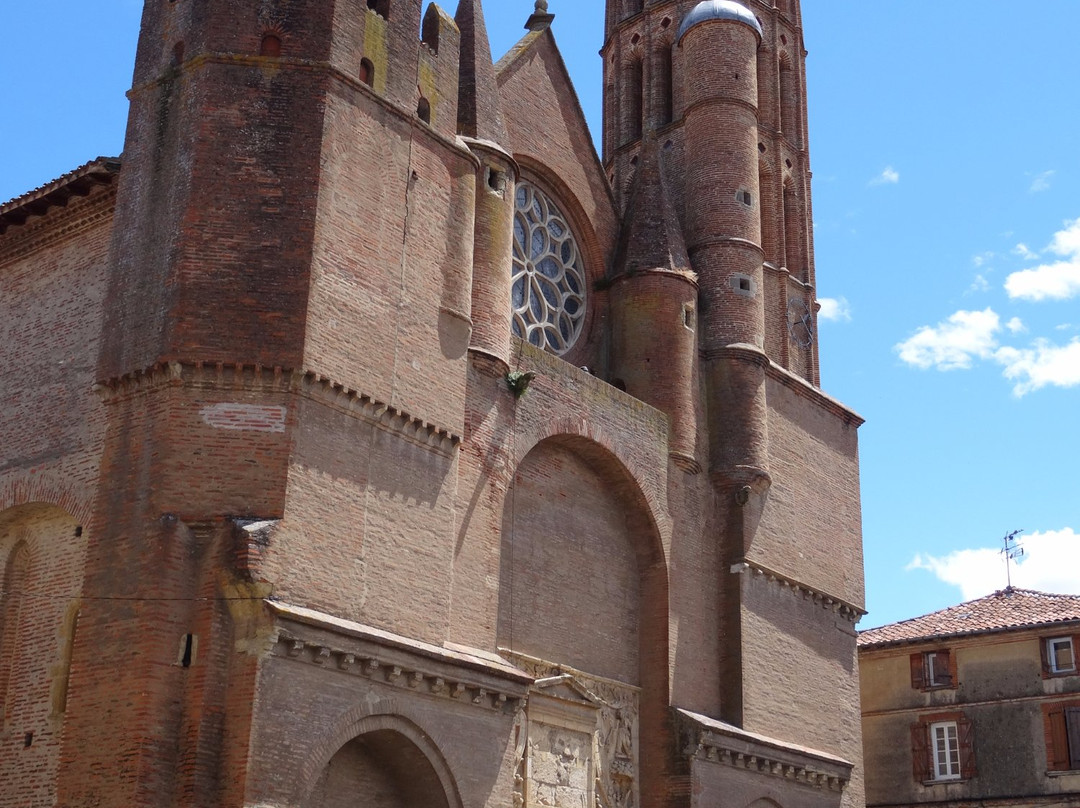 Église Saint-Victor-Montesquieu-Volvestre必去景点