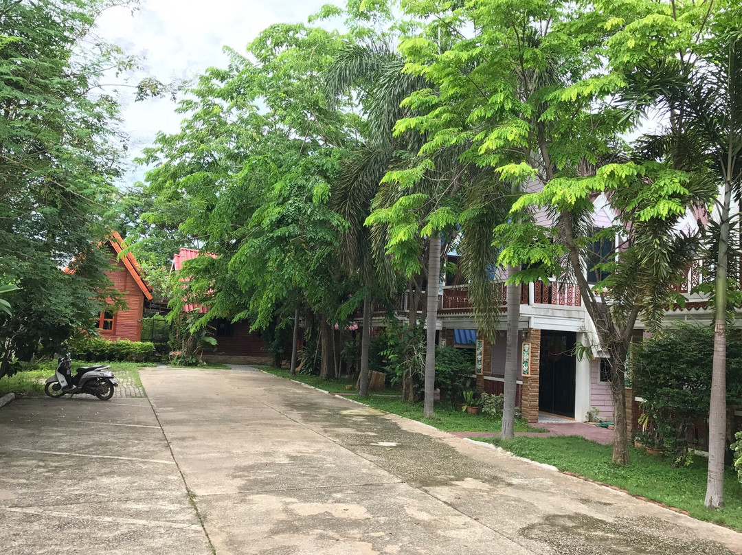 彩虹屋度假村