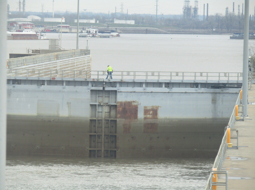 Melvin Price Locks and Dam-East Alton必去景点