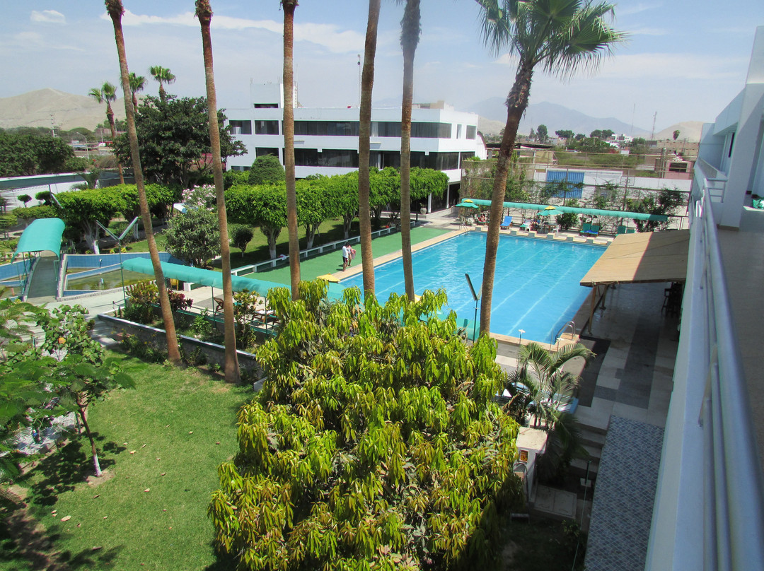 Las Poncianas Club Hotel主图