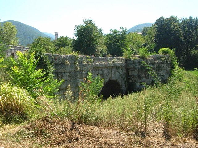 Ponte Mallio-Cagli必去景点