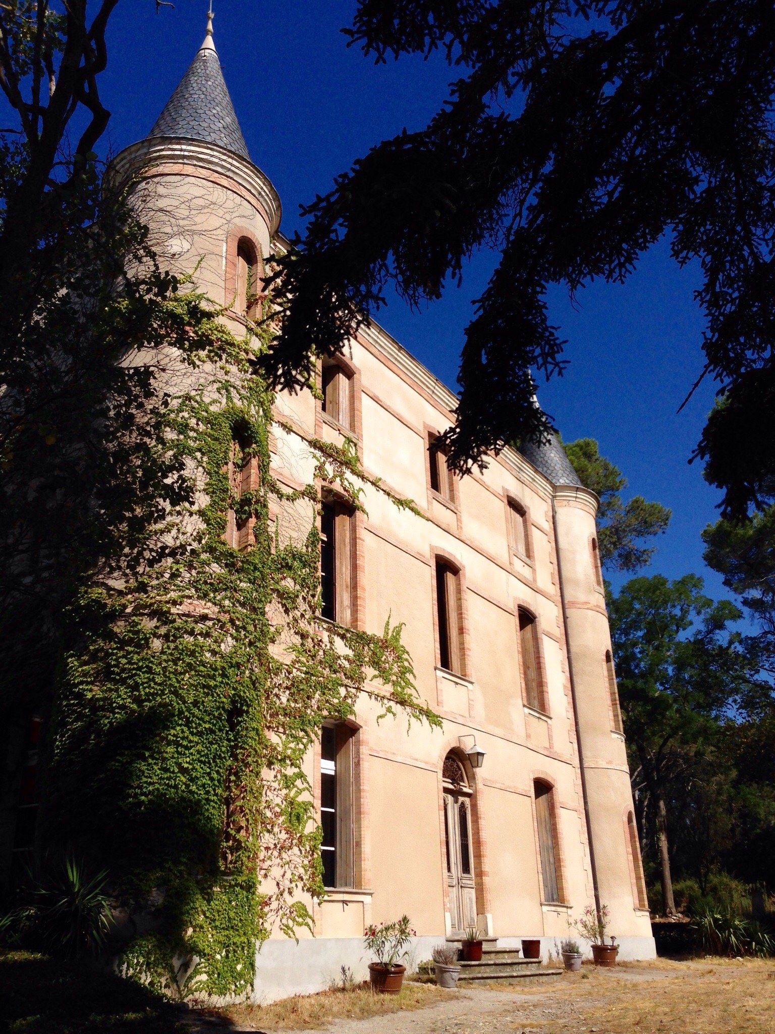 Château La Bouriette-官方