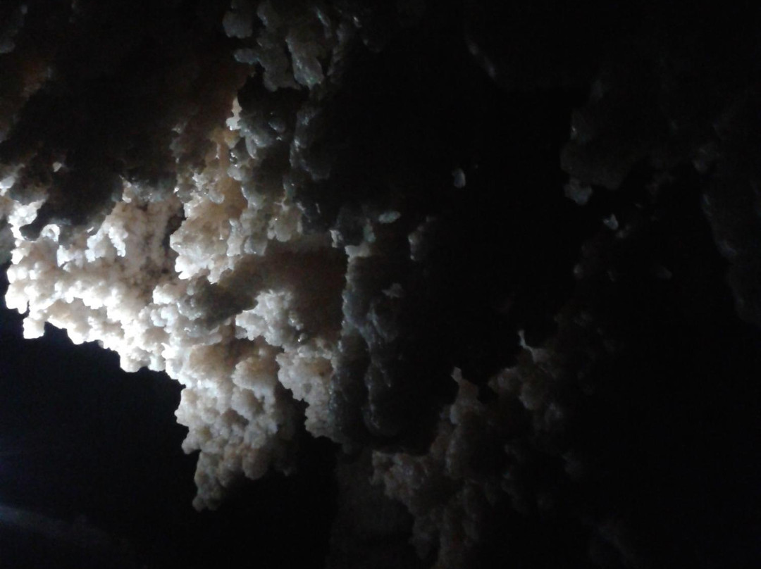 Namakdan Salt Cave景点图片
